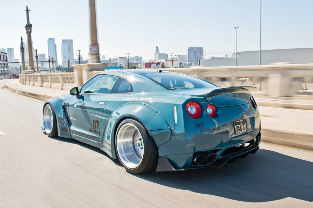 Liberty Walk Nissan GT-R R35