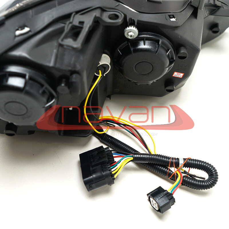 Phares Avant Navan LED pour Lexus IS220d & IS250 (05-13) Cligno. Séquentiels