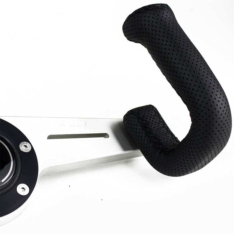 Volant Nardi 2Spokes, Cuir Noir Perforé, Branches Alu, Coutures Noires