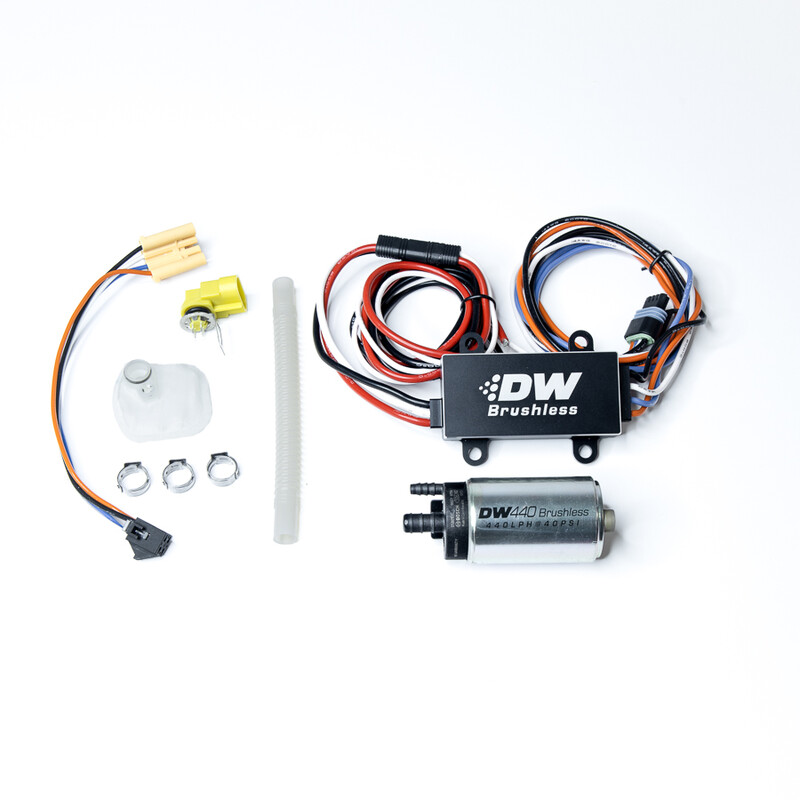 Pompe à Essence Deatschwerks DW440 440 L/h E85 avec Contrôleur C102 pour Mazda RX-8 & Nissan 370Z 